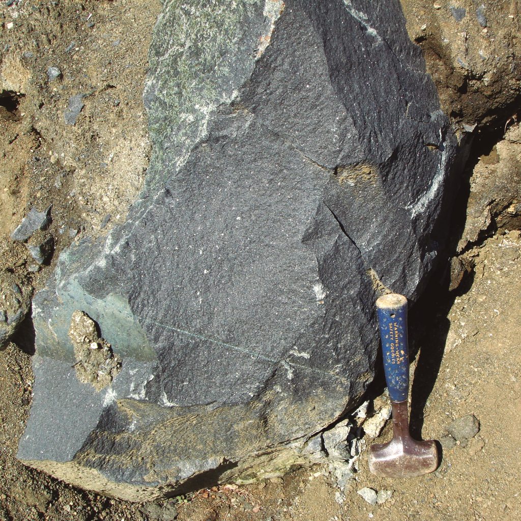 Arroka basaltikoaren itxura. F. Sarrionandia.